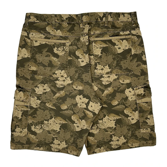 Leaf Pattern Wrangler Cargo Shorts - 38W 10L Camo Cotton